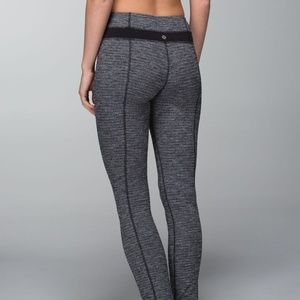 Lululemon Skinny Groove Pant in Coco Pique Black